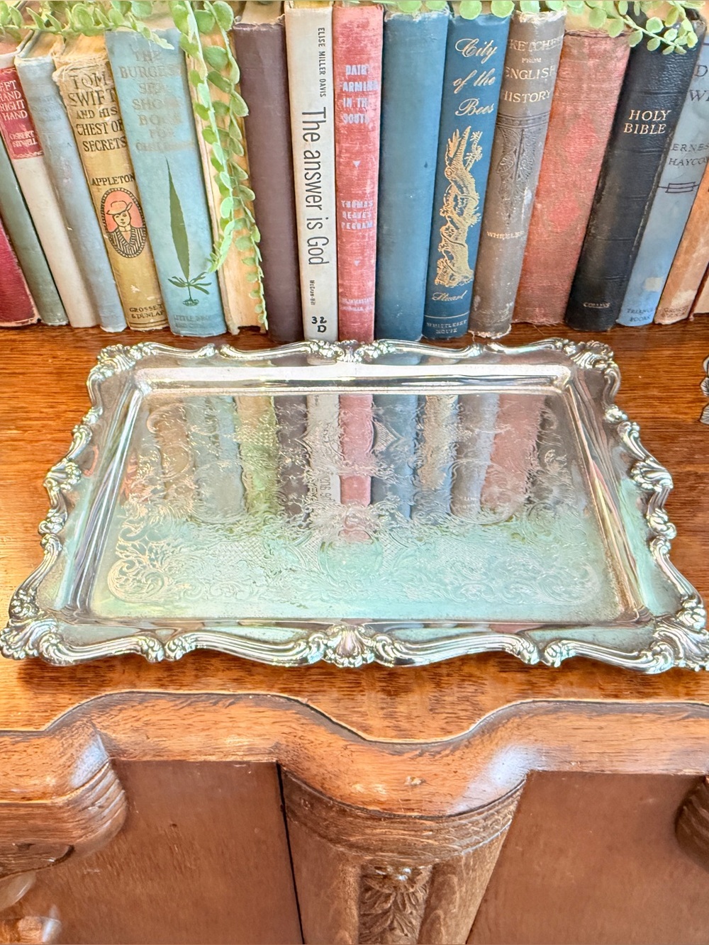 Oneida Rectangular Silver Ornate Serving Tray - Picture 3 of 16